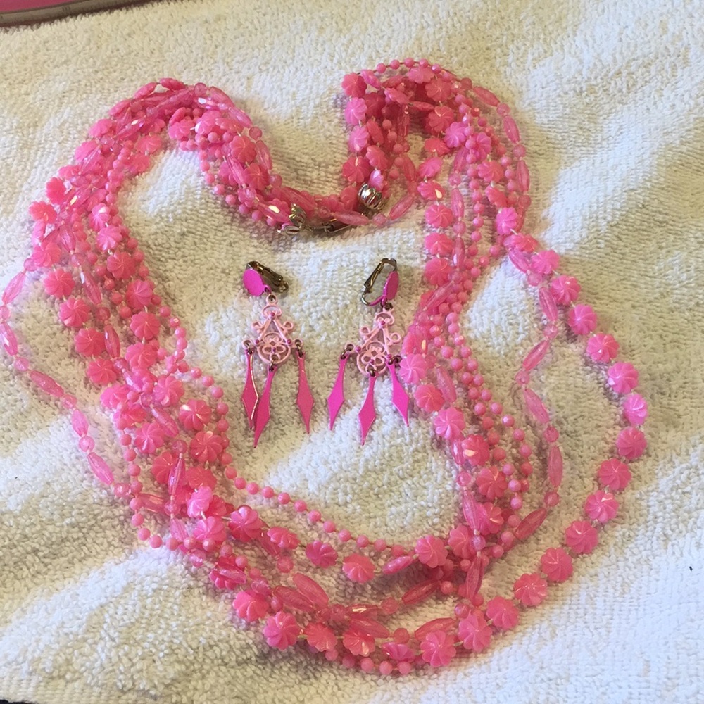 Vintage Hong Kong necklace and earrings